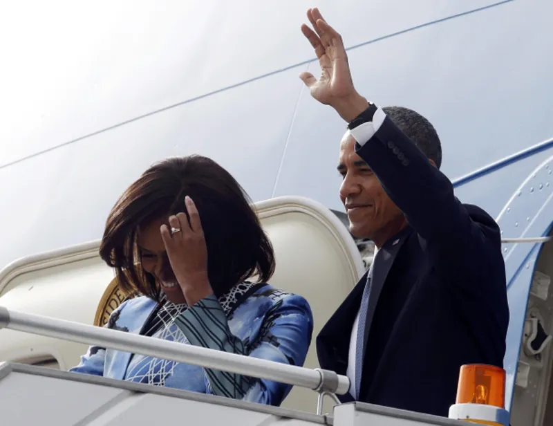 PHOTOS: Narendra Modi junks protocol at airport for Barack Obama.