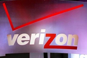 Verizon turns to former Yahoo bankers for bid: Sources