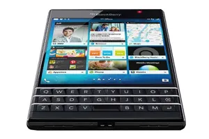 Canadian smartphone maker BlackBerry is wooing Apple customers with a cash offer for trade-ins of iPhones.