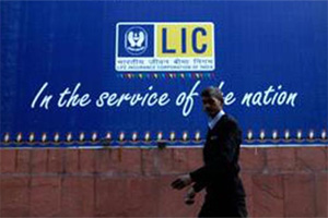 Private insurers outpace market