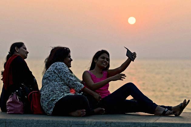 Selfie, Selfie celebrations, New year, new year celebrations, 2015