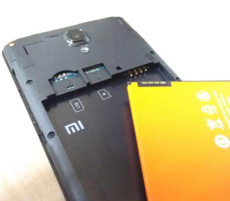 The smartphone is powered by a 3100 mAh lithium-polymer battery which is removable. It is priced at Rs 9,999. (Photo: Debashis Sarkar)