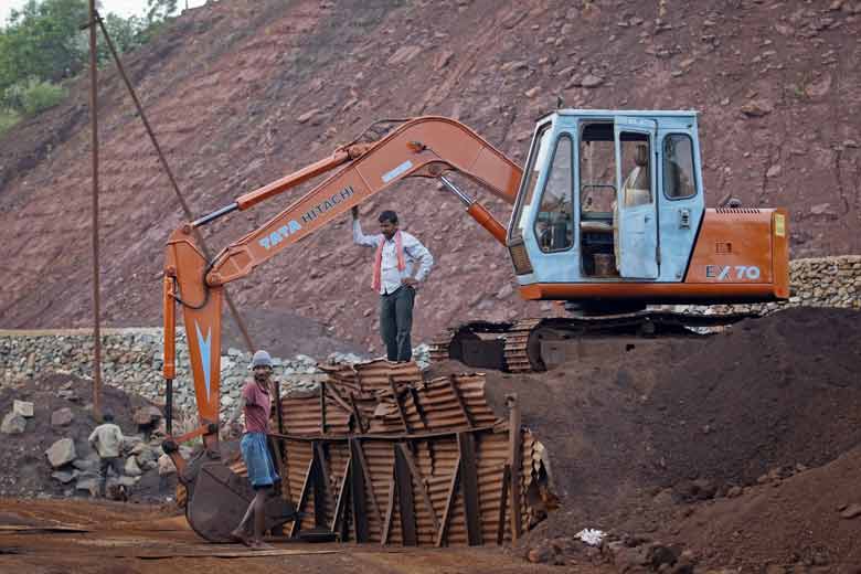 mineral auction, mineral auction india, mineral auction news, iron ore auction, bauxite auction, union mines ministry, mineral rich states of india, coordination cum empowered committee, auction process, Narendra Singh Tomar, Odisha, Jharkhand, news