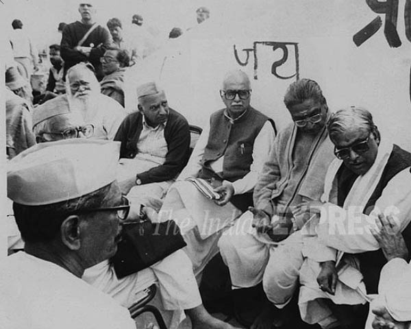 babri masjid, babri masjid demolition, babri masjid case, l k advani, babri masjid notice, Uma Bharti babri masjid, bharatiya janata party, bjp news, supreme court babri masjid, Murli Manohar Joshi, India news, nation news