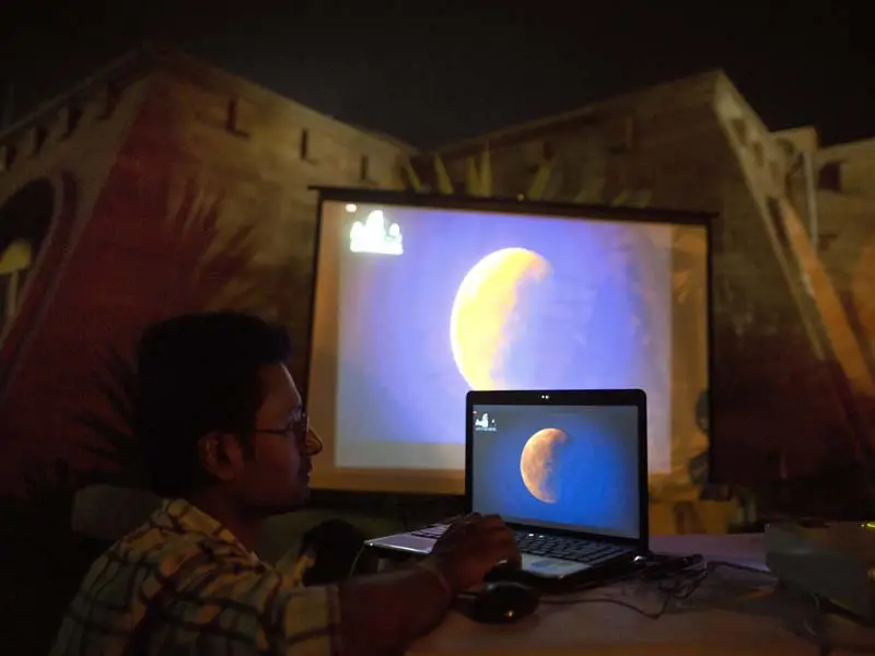 Lunar eclipse, Lunar eclipse today, Lunar eclipse india, Lunar eclipse in India 2015, Lunar eclipse time, Lunar, Lunar eclipse 2015, Lunar eclipse 2015 time, Lunar eclipse April 2015, Lunar eclipse 4 April 2015, Lunar eclipse photos, Lunar eclipse pics, Lunar eclipse pictures, lunar calender