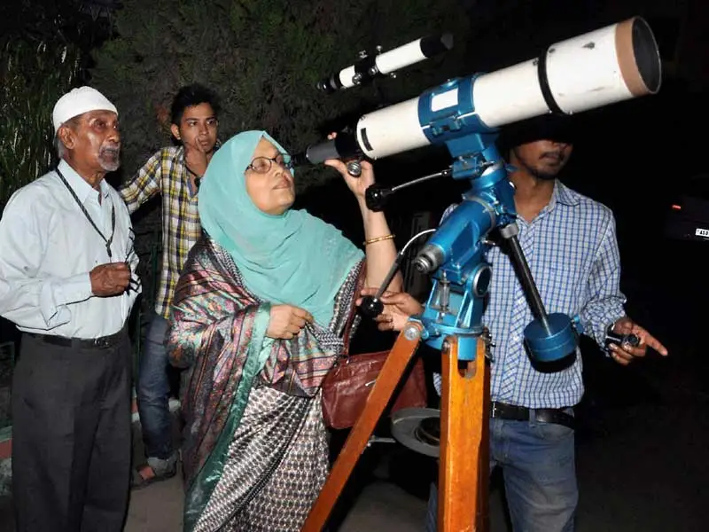Lunar eclipse, Lunar eclipse today, Lunar eclipse india, Lunar eclipse in India 2015, Lunar eclipse time, Lunar, Lunar eclipse 2015, Lunar eclipse 2015 time, Lunar eclipse April 2015, Lunar eclipse 4 April 2015, Lunar eclipse photos, Lunar eclipse pics, Lunar eclipse pictures, lunar calender