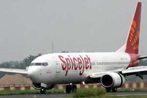 SpiceJet night landing