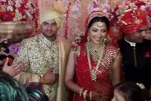 Suresh Raina, Suresh Raina marriage, Suresh Raina wedding, Suresh Raina news, Suresh Raina wife, Suresh Raina wife photo, Suresh Raina fiancee, Priyanka, Suresh raina Priyanka