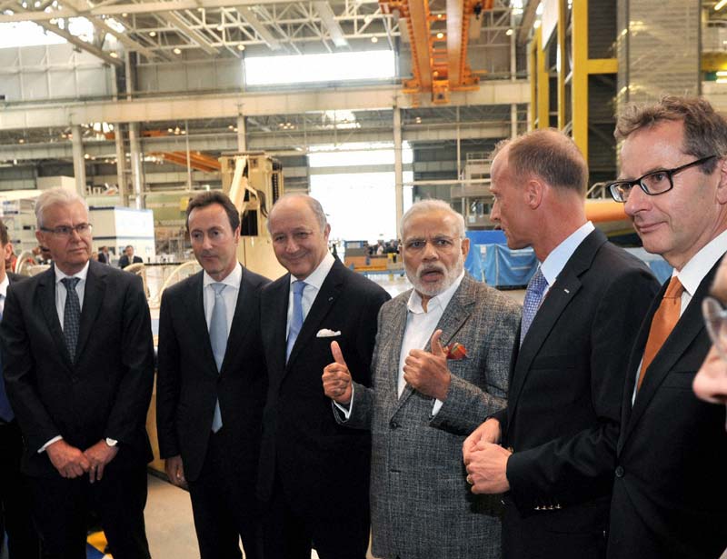 Modi Visit to France, modi france visit, modi france april, narendra modi france, modi france visit pictures, photos of modi france visit, Indian France Nuclear Deal, Francois Hollande, Narendra Modi Pictures, India France Deal Pictures, Rafale jets Images, Rafale jets Pictures