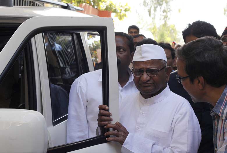 Anna Hazare SUV