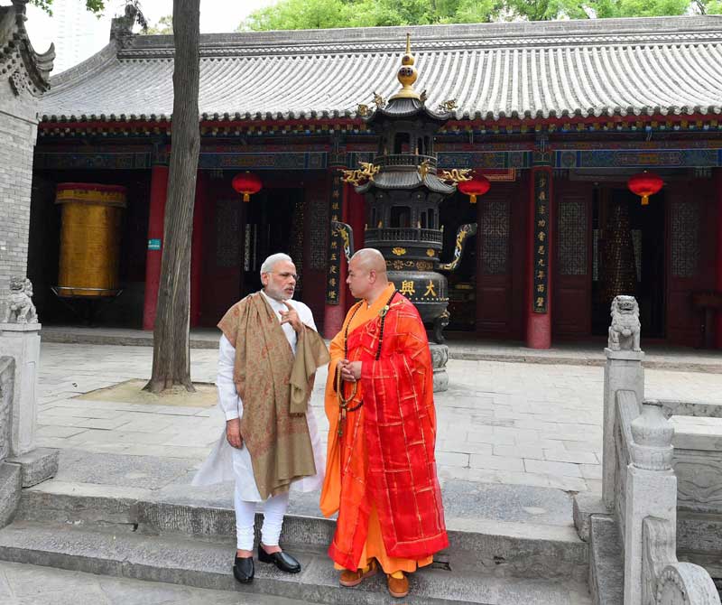 Narendra Modi Chinese monks