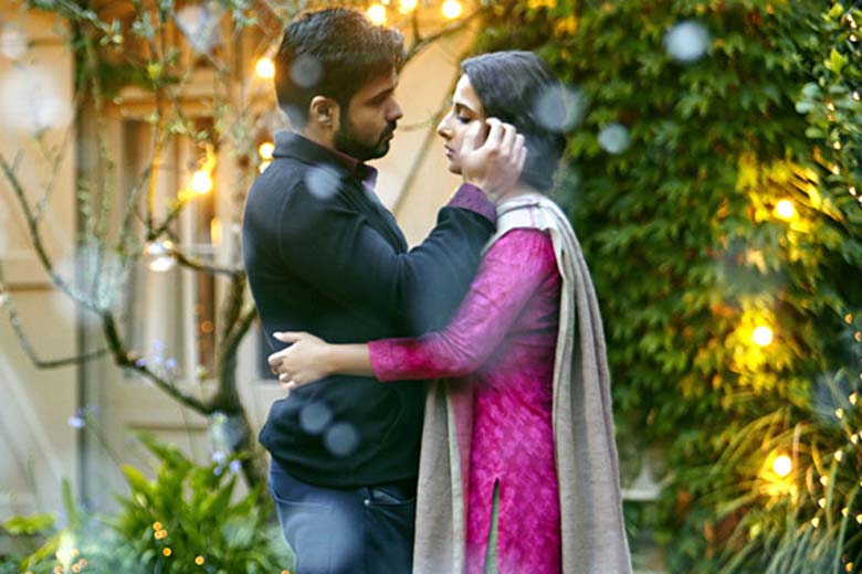 Hamari Adhuri Kahani