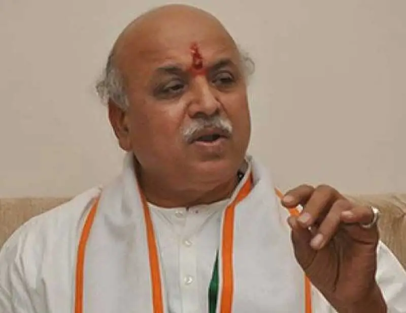 pravin togadia on pakistan flags