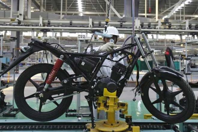 The two-wheeler sector recorded an impressive volume CAGR of 10 per cent in the last 10 years, and it had been the driving force of an otherwise dull automobile industry, particularly in the last 5 years. (Reuters)