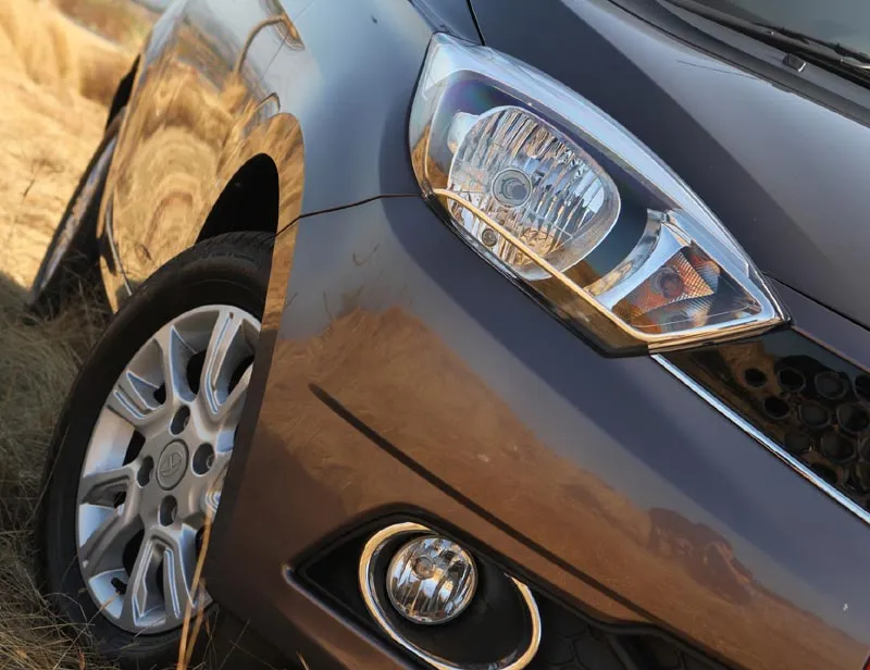 4. With 22 utility spaces and 240-litres of luggage capacity, the company has packaged the Zica quite intelligently. The vehicle's rear seat offers enough space for three adults with moderate thigh, back and leg space.