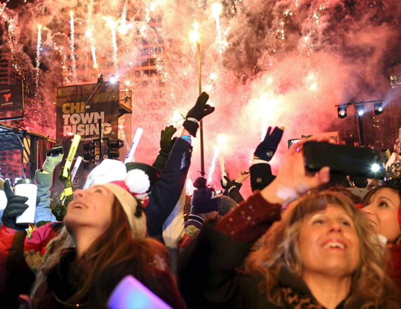 4. People celebrated moments before the New Year at Chi-Town Rising in Chicago, Illinois, United States. (Reuters photo)