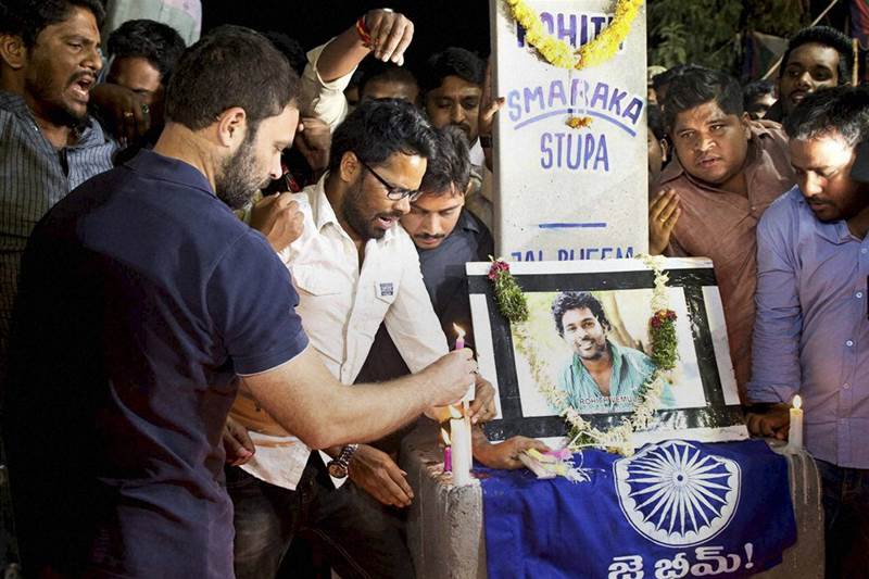 rahul gandhi, rahul gandhi hunger strike, rahul gandhi hyderabad university visit, rahul gandhi hyderabad fast, rahul gandhi on rohith vemula suicide, rahul gandhi candle demonstration, rahul gandhi politics, bjp on rahul gandhi strike, rohith vemula suicide news, rothith vemula birthday strike, rahul gandhi slammed by BJP