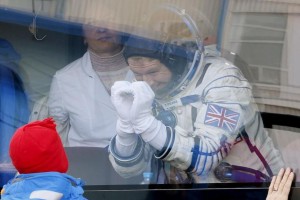  Peake and US colleague Tim Kopra switched their spacesuits on to battery power at 7:48 am (1248 GMT), marking the official start of the floating debut for Peake, who is also the first British astronaut to fly to the orbiting International Space Station. (Reuters)