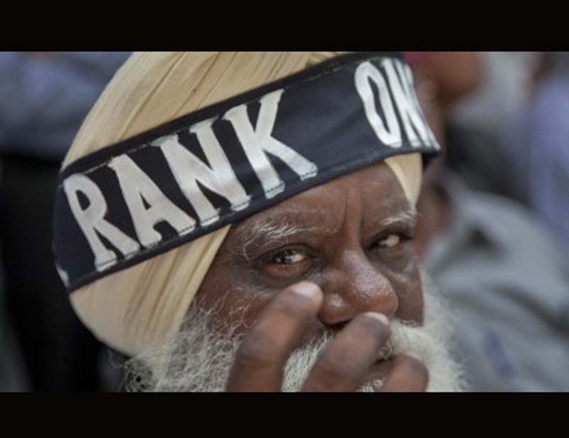 OROP tables and detailed instructions for One Rank One Pension scheme issued by the government have not satisfied protesting military veterans who have vowed today to continue their protest. The veterans body has said that anomalies remain in the OROP scheme announced by the government. (AP)