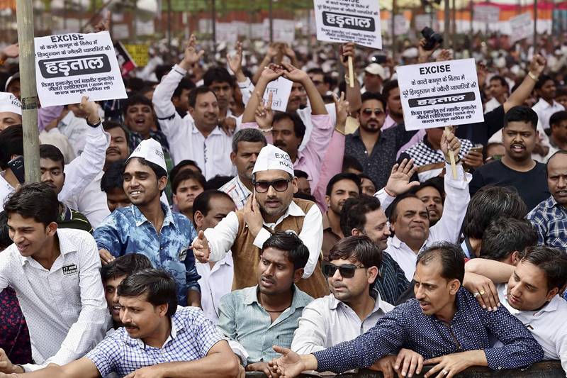 jewellers strike in delhi, jewellers strike india, jewellers strike 2016, jewellers strike in bangalore, jewellers strike today, jewellers strike latest news, gold jewellers strike in india, gold jewellers strike, all india jewellers strike, excise duty on gold in india, Arun Jaitley,