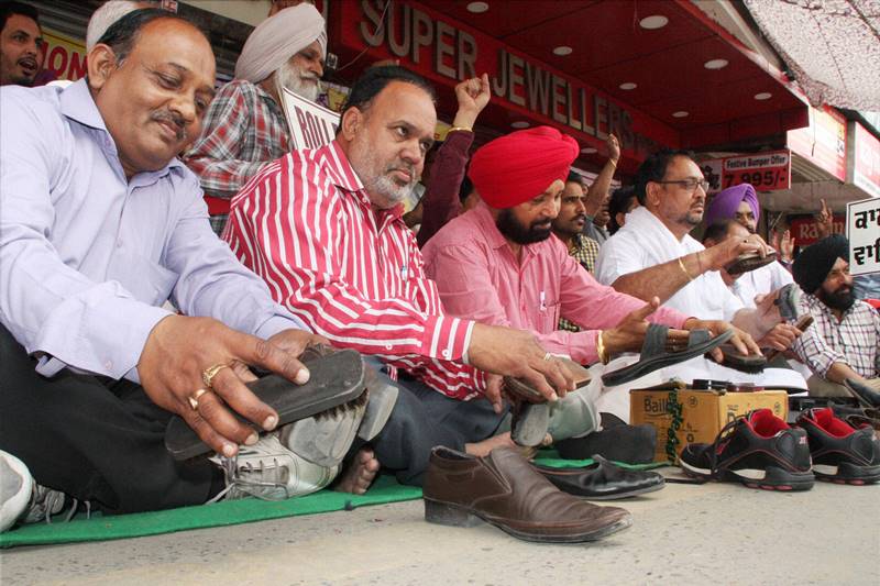 jewellers strike in delhi, jewellers strike india, jewellers strike 2016, jewellers strike in bangalore, jewellers strike today, jewellers strike latest news, gold jewellers strike in india, gold jewellers strike, all india jewellers strike, excise duty on gold in india, Arun Jaitley,