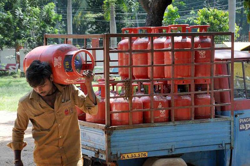 lpg subsidy, dharmendra pradhan, oil ministry, budget oil subsidy, union budget 2016, oil subsidy news