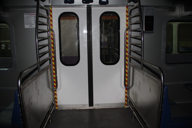 mumbai ac train local, mumbai ac local train, mumbai ac local train fare, mumbai ac local train images, mumbai ac local train photos, AC local train in Mumbai, AC local train in Mumbai photos, AC local train in Mumbai fare, AC local train in Mumbai pics