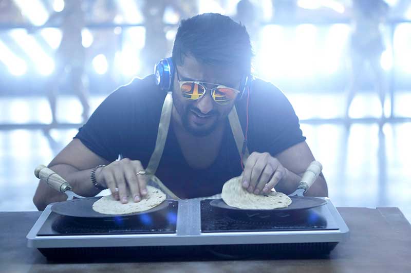 ki and ka, ki and ka release date, ki and ka review, ki and ka movie review, ki and ka movie, ki and ka kareena kapoor, kareena kapoor, kareena kapoor ki and ka, ki and ka Arjun kapoor, arjun kapoor, arjun kapoor ki and ka, bollywood, entertainment news
