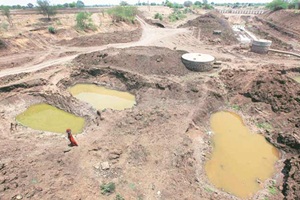 Work in progress to desilt Manjara river. (Express Photo by Pradip Das)