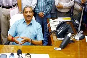 Rejecting the Congress demand for a Supreme Court-monitored inquiry into the AgustaWestland helicopter deal, Defence Minister Manohar Parrikar Friday vowed to track down the recipients of alleged kickbacks. (PTI)