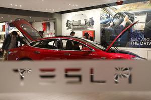 The sources asked not to be identified because the negotiations are confidential. Representatives for SolarCity and Tesla did not immediately respond to requests for comment. (Reuters)