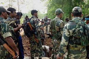 Eight army personnel injured in the accident have been admitted to the district hospital in Samba(IE)