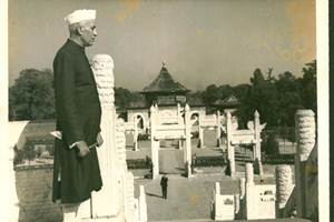 Had India's first Prime Minister Nehru accepted Kennedy's offer of helping India detonate a nuclear device much before China did in 1964, (PTI)