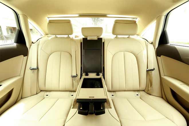 Audi-Matrix-interior1
