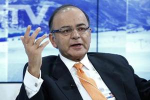 In his letter to Finance Minister Arun Jaitley, National Commission for Minorities member Praveen Davar said that the minimum pay of Rs 18,000 as recommended in the 7th Pay Commission is "not adequate", while the maximum pay of Rs 2.5 lakh is "a little too much". (Source: Reuters)