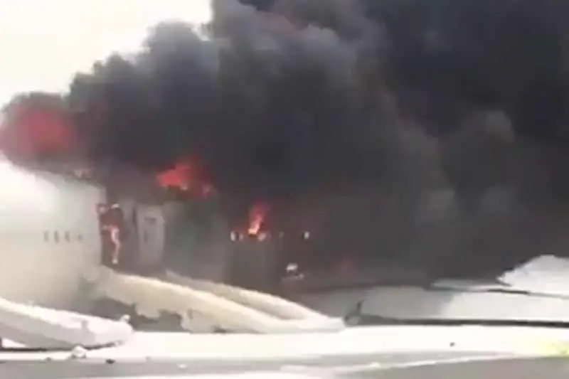 emirates crash, emirates crash landing, emirates crash in dubai, emirates plane crash in dubai, emirates airlines crash in dubai, emirates airline crash, emirates crash history, emirates airlines india, emirates airlines dubai, emirates india, emirates india to dubai, emirates flight, emirates flight tracking, emirates flight booking, aviation disaster, aviation disaster in dubai, Boeing, boeing plane crash, Boeing 777-300, Boeing 777-300 crash, boeing 777 300 emirates