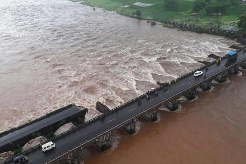 Mumbai-Goa highway bridge, Mumbai-Goa highway bridge collapse, Mumbai-Goa highway bridge collapse news, Mumbai-Goa highway bridge collapse update, Mumbai-Goa highway bridge rescue operation, Mumbai-Goa highway bridge ndrf