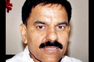 Singh further said the delegation meeting various political parties in Kashmir will not serve the purpose, as they need to prolong their stay and visit different places to assess ground realities in the state. (PTI)