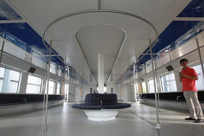 China's Straddling Bus, China's Straddling Bus trial, Straddling Bus china, Straddling Bus test run