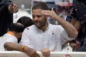 Rahul Gandhi, Sitapur, Rahul Gandhi Uttar Pradesh, Rahul Gandhi Sitapur, Rahul Gandhi shoe attack, Shoe rahul gandhi, Shoe attack on Rahul, Sitapur Rahul Gandhi, Uttar pradesh Rahul Gandhi, Uttar pradesh Rahul Gandhi Sitapur, Rahul Kisan rally, 27 saal UP behaal, Congress party, Rahul Sitapur rally, Rahul Sitapur, Rahul Uttar Pradesh, Congress Sitapur, Congress Uttar pradesh, Congress, Congress party, UP polls, UP polls 2017, UP elections 2017, UP assembly elections