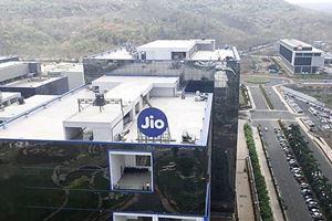 Adding an average of 6 to 10 million customers a day, Reliance Jio is expected to have about 35 million subscribers by the end of this month.