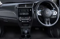  2 DIN integrated audio system is easy to use and ergonomic 