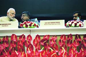 With Narendra Modi on the dais, Arvind Kejriwal says judges fear their phones tapped