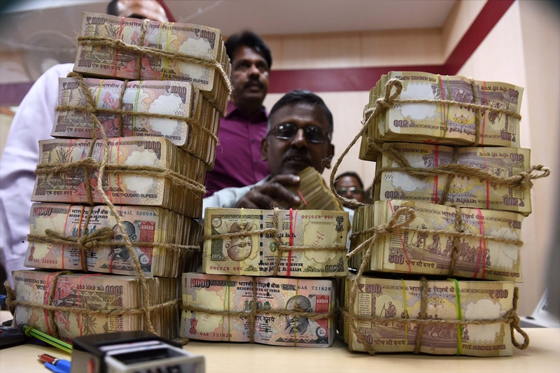 demonetization, rupees 500, Rs 500, rupees 1000, rs 1000, economy, financial news, pm modi, modi demonetization, modi, narendra modi, cash flow, cash, banks, currency, black money, modi black money