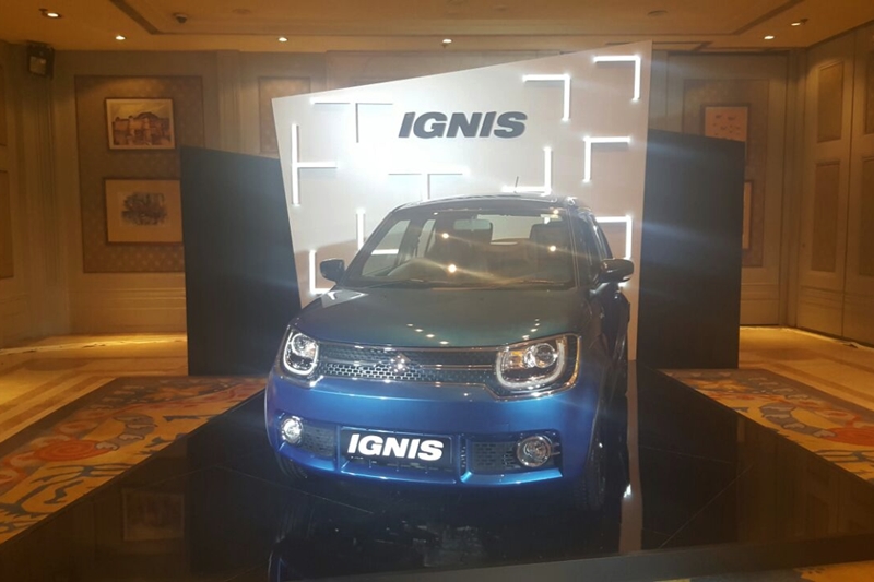 Maruti Suzuki has unveiled the Ignis and prices will be announced on January 13, 2017. This will be the third car to be sold from Nexa dealerships after the S-Cross and Baleno. It will share the fifth generation platform with the Baleno, however, the Ignis will be lighter than the Baleno because of its dimensions. The top end variant will also have the option of a dual tone colour with a black roof and customers can also opt for customisation options like roof wraps on the outside.