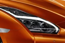  The multi-LED headlamp unit on the Nissan GT-R provides good illumination of the road ahead 