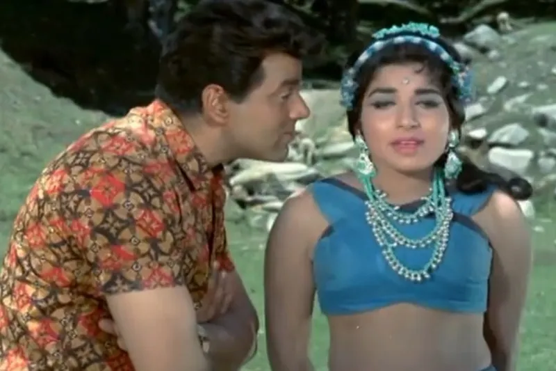 Jayalalitha, Jayalalitha death, Jayalalitha health, Jayalalitha movies, amma, amma death, rip amma, Jayalalitha films, Jayalalitha songs, izzat, vennira aadai, Aayirathil Oruvan, Yaar Nee, Kavalkaran, Jayalalithaa MGR, MGR, Jayalalithaa heart attack, apollo hospitals Jayalalithaa, indian politics, indian news, Jayalalithaa, Jayalalithaa dead, Dead Jayalalithaa, Jayalalithaa politician, Jayalalithaa actress, AIADMK, Jayalalithaa actress, actresss Jayalalithaa, Amma, Amma News, Amma Latest News, Tamil Nadu, Apollo Hospital, Jayalalithaa Biography, Dharmendra
