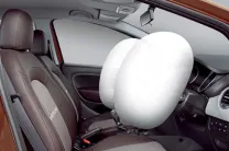  Dual front airbags available in the higher variants of the Fiat Avventura add a sense of safety 