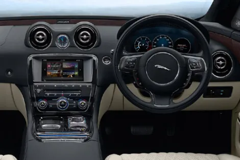 Jaguar XJ