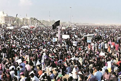 Days after pro-jallikattu protests at Marina ended, city police today made it clear that the area was out of bounds for any kind of agitation and warned of strict action against those "who illegally congregate" in the entire stretch of the beach. (Source: PTI)